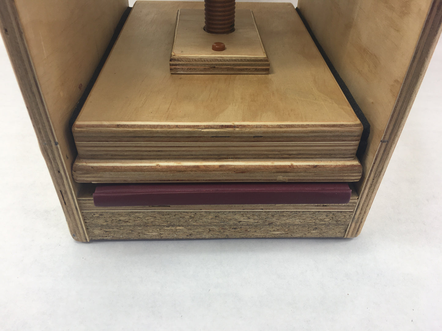 Bookbinding wooden nipping press
